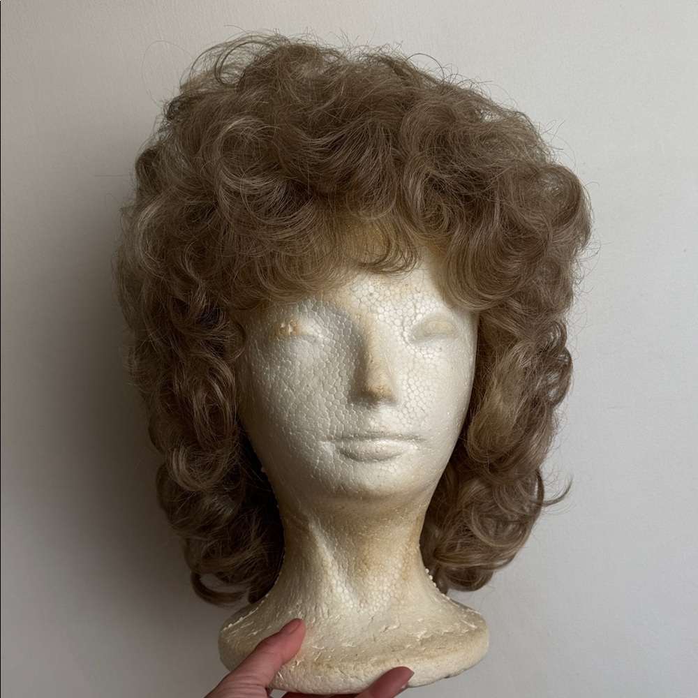 Voluminous Curly Wig in Light Brown (10)